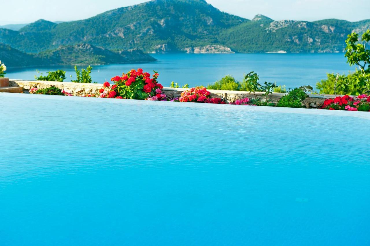 Swan Lake Hotel - Adult Only Selimiye  Bagian luar foto