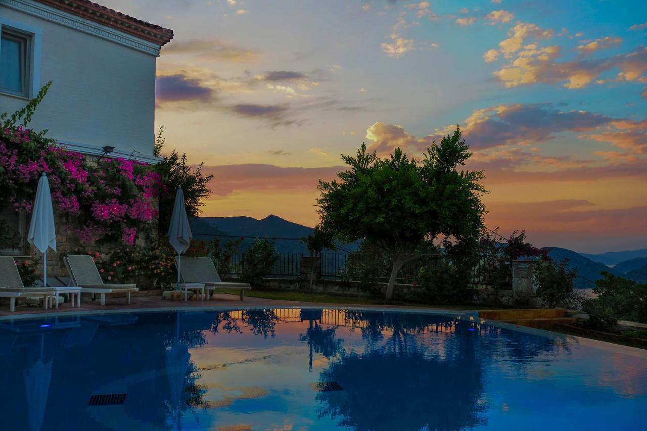 Swan Lake Hotel - Adult Only Selimiye  Bagian luar foto