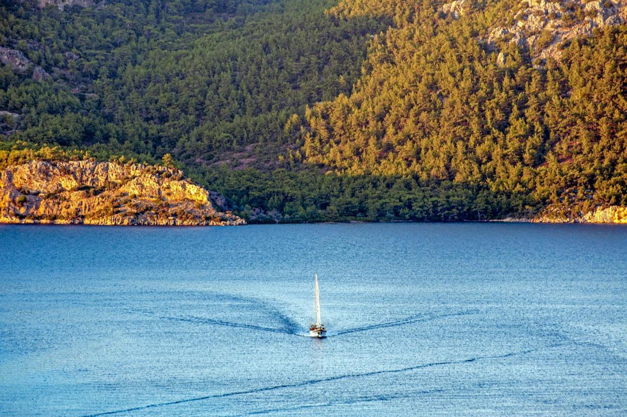 Swan Lake Hotel - Adult Only Selimiye  Bagian luar foto