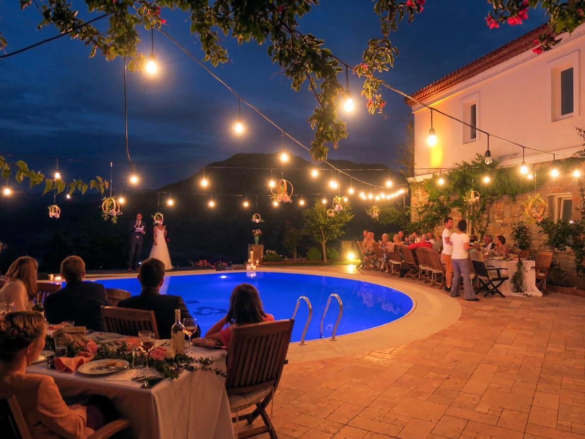 Swan Lake Hotel - Adult Only Selimiye  Bagian luar foto